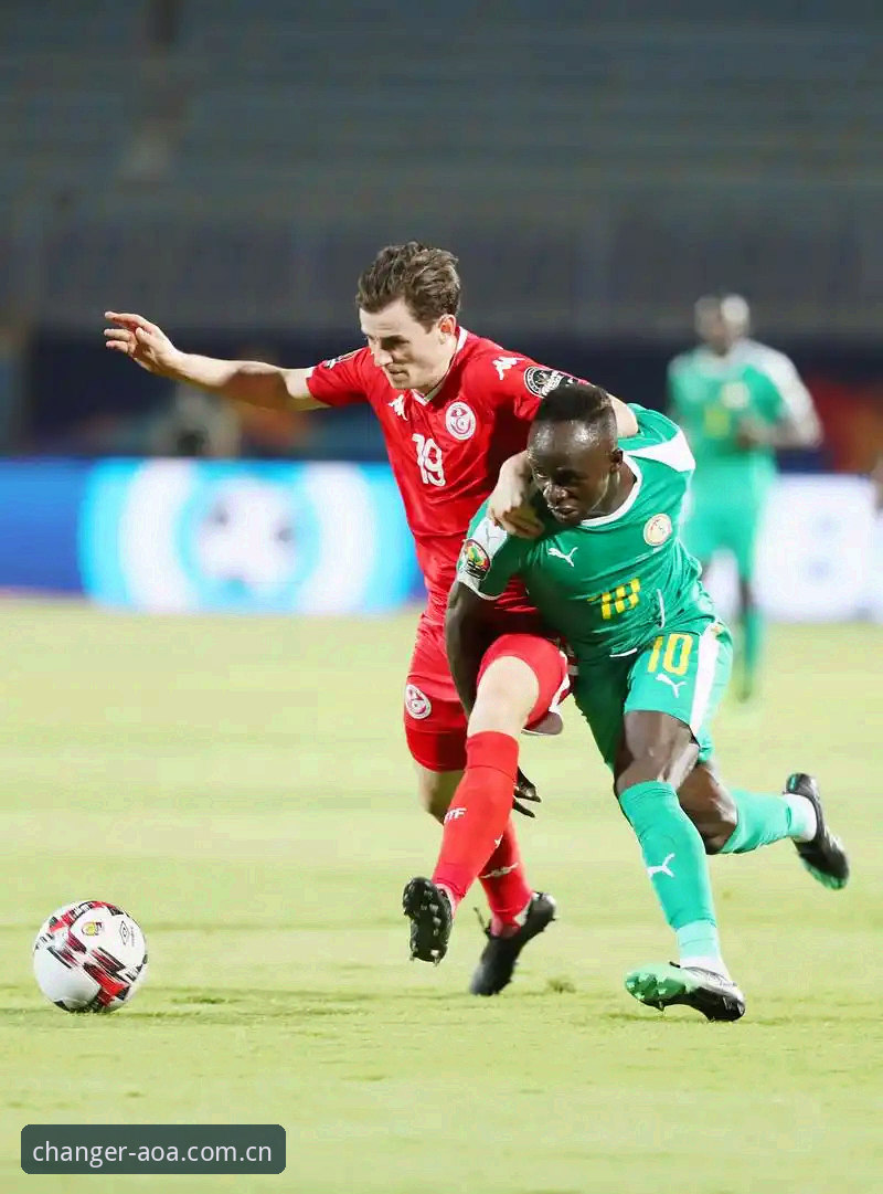 半场1-0领先塞内加尔，哈兰德还砸中一次门柱——这是世界杯小组赛第2轮挪威对阵塞内加尔，战至第43分钟时的真实画面。我先说个数字：彼得森那脚替补推射，距离他上场仅仅过去31分钟。31分钟，从坐在板凳上观察比赛，到成为打破僵局的那个人，这效率放在整个世界杯历史上都排得上号。如果你跟我一样，是通过中国区The Game Changer赛程aoa的实时推送盯完这半场的，你会发现数据模块里彼得森的触球次数还在不断跳动，仿佛在提醒你：有些人的高光时刻，不需要太多预热。